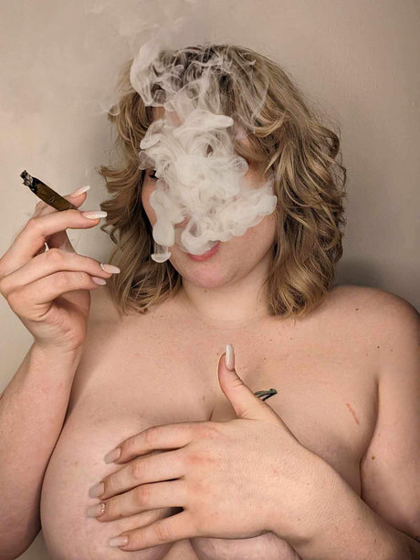 Paris Rose top star img