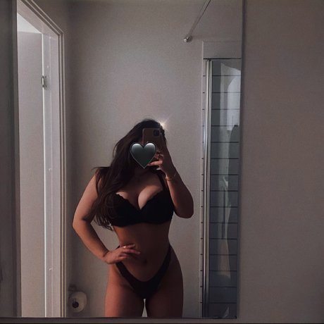 Sandra Helgaard nude star pic