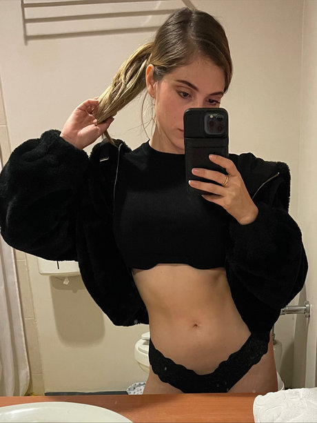 Soylawerita pornographic star photos