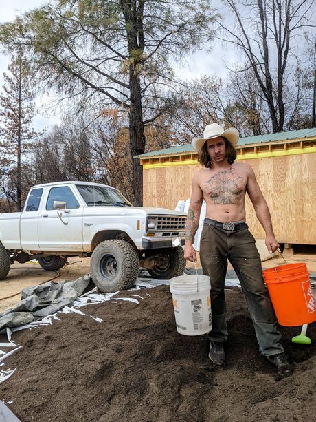 Nude Farmer sexy star photo