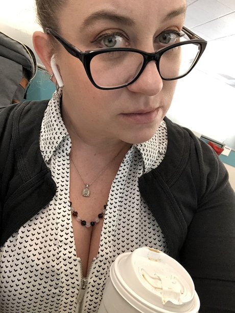 PrettyGreenEyes hd model img