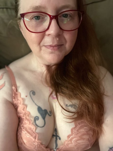 Tammy Lou adult model pic