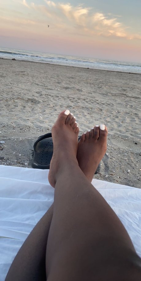 Ms Divine model pretty photo