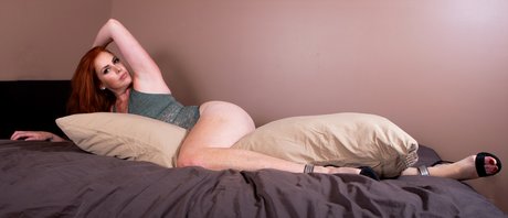 Red Foxxx sexy pornstar pic