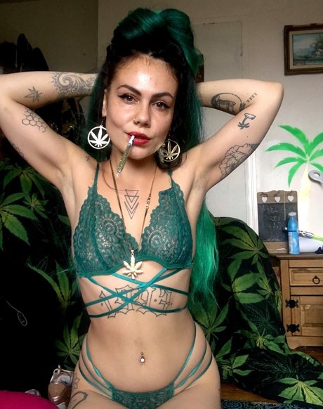 Sweet Mary Jane sexy actress pic