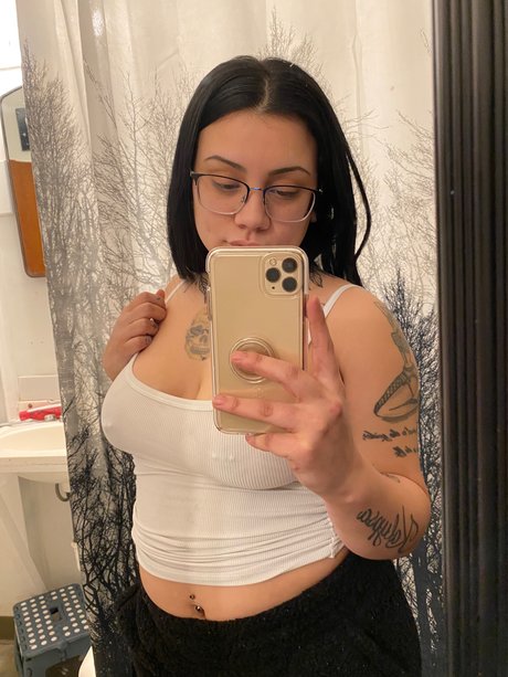 XoxoMaia porn actress image