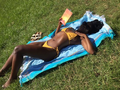 Rubii model sexy pic