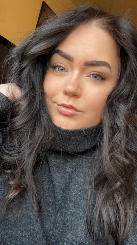 Miss Felicia pornstar nude img