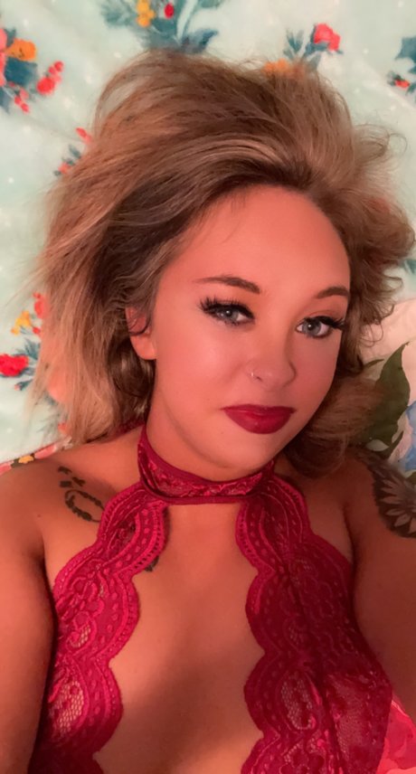 Summer Hearts erotic actress photo