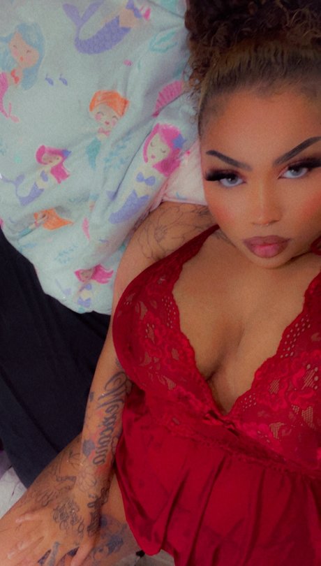 KIKI_ pornstar beautiful pictures