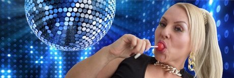 _Myrnasexxx_ model hot pics