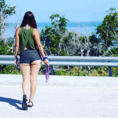 De couple model nudes img