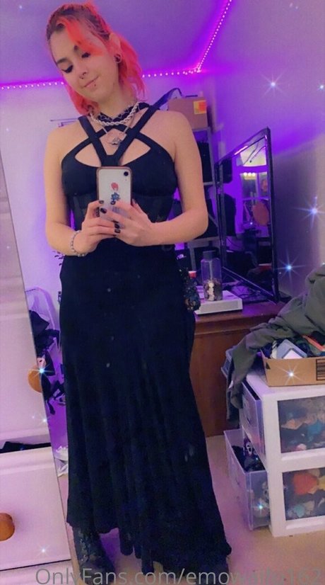 emowaifu162 top model picture