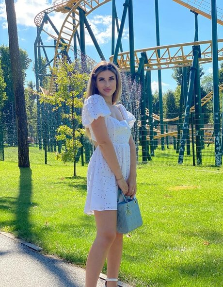 olivia sweetty top star photo