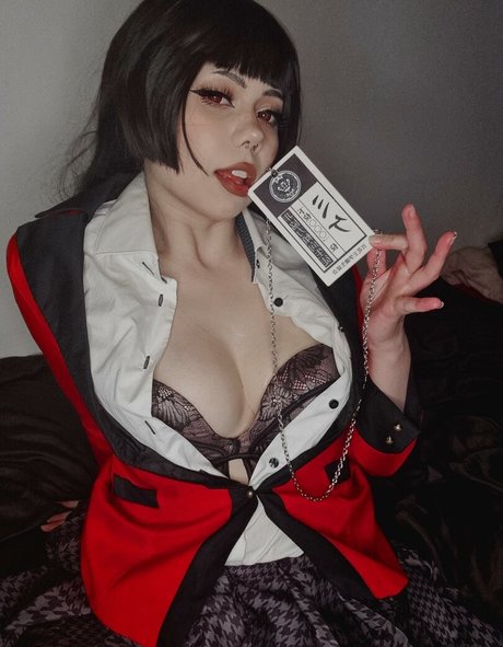 Witchie Cos naked actress photo