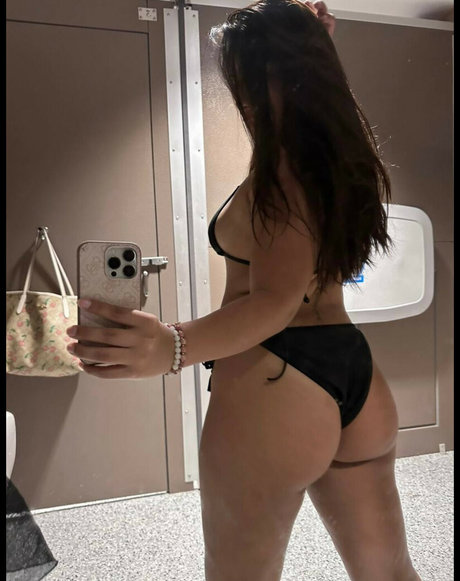 Urgfshay model hot archive