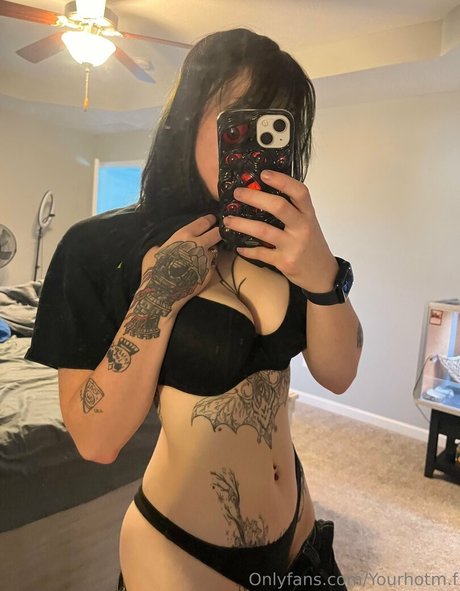 HotGothMlf best pornstar photo
