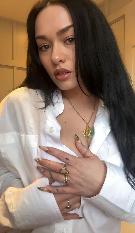 Amy Roseling erotic actress image