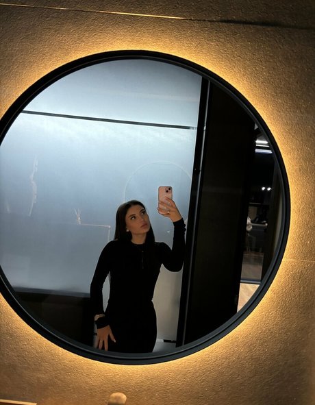 littlemolly v model nice image