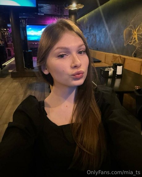 mia ts top model photos