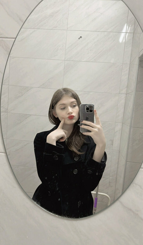 mia ts erotic model pictures