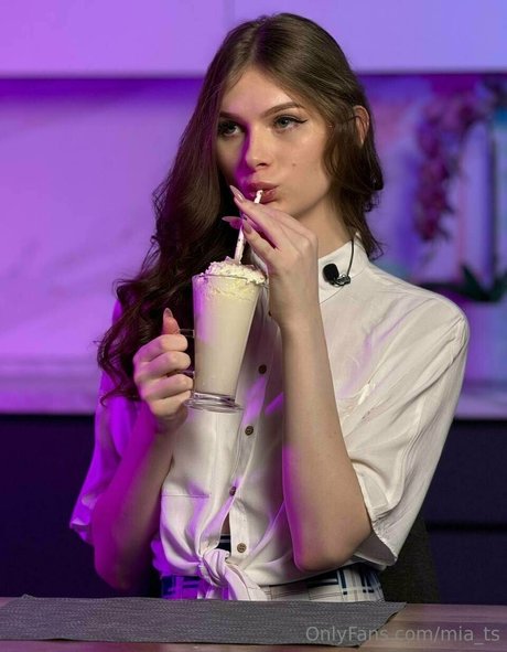 mia ts pretty actress galleries