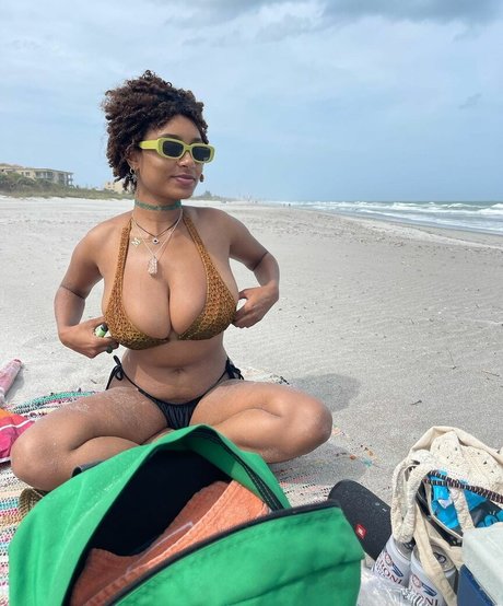 Plantbae sexy actress img