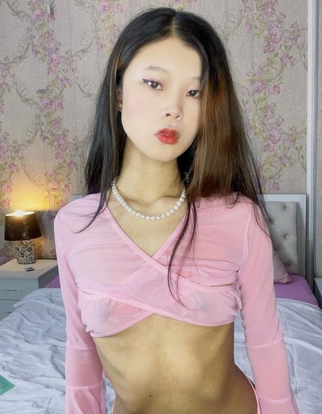 Tina Kim pretty model img