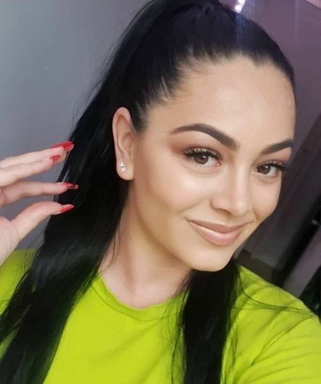 Klara Devine sex model photo