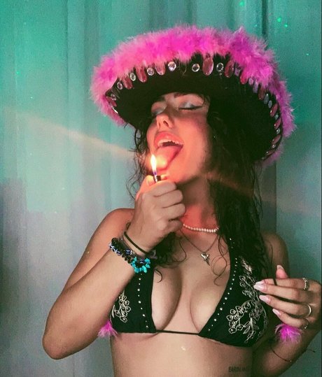 Izamariposa star sexy pic