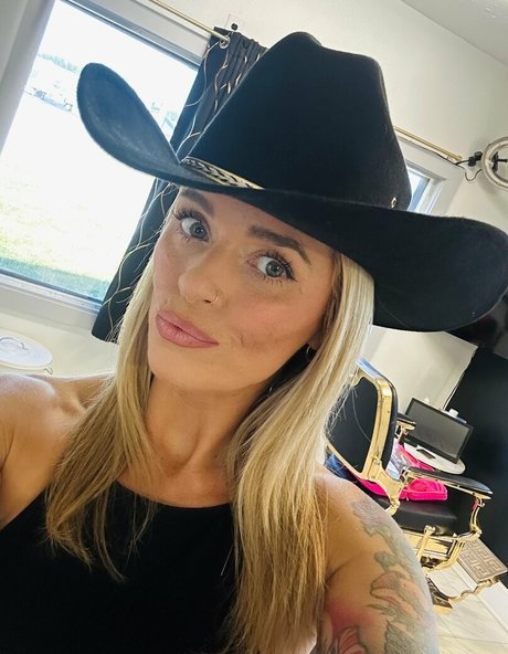 themandyfoxxx naked actress pictures