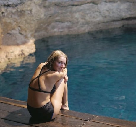 Ellie Gall top model photo