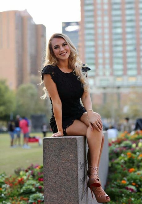 Emilee Atchley hd star photos