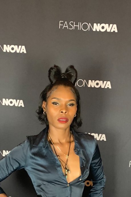 Empress Tee star free pic