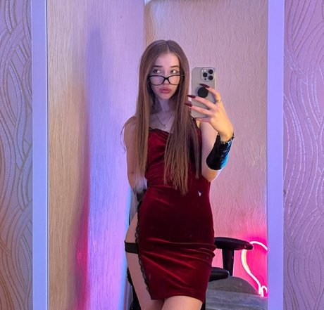 Yglichh model sex galleries