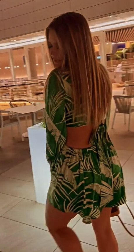 Ella Anastasiou model best picture