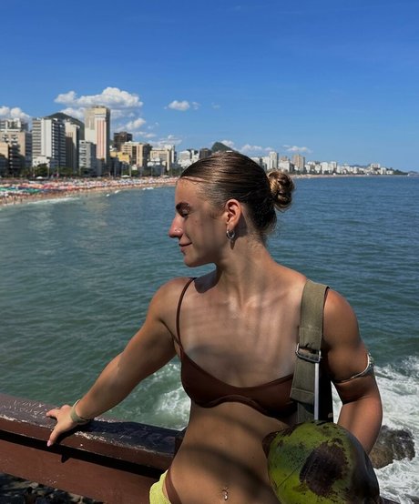 Ju Mamute pornstar exclusive image