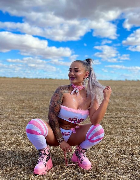 itshayleydavies free free actress photo