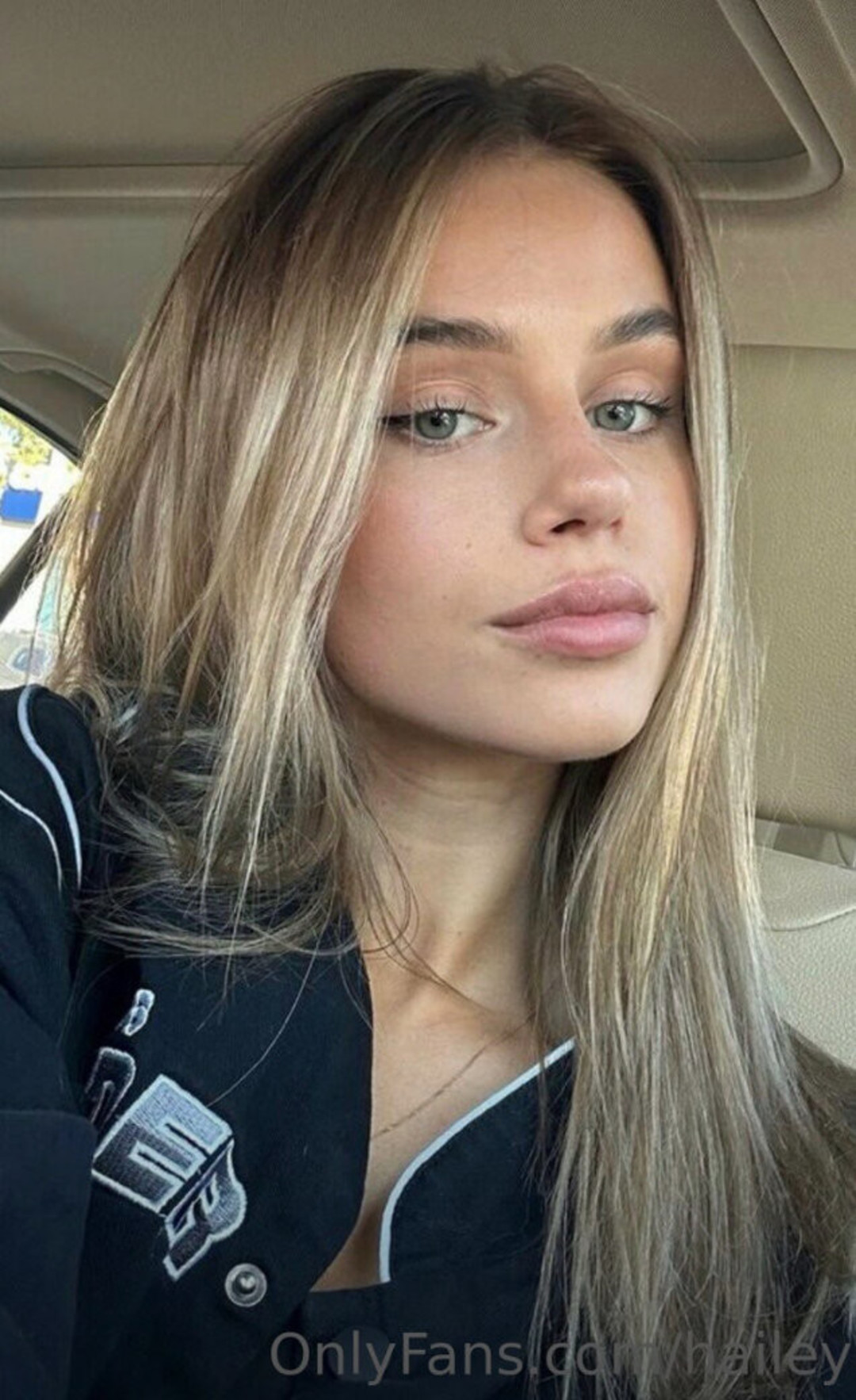 Ha1ley Gr1c3 star top picture