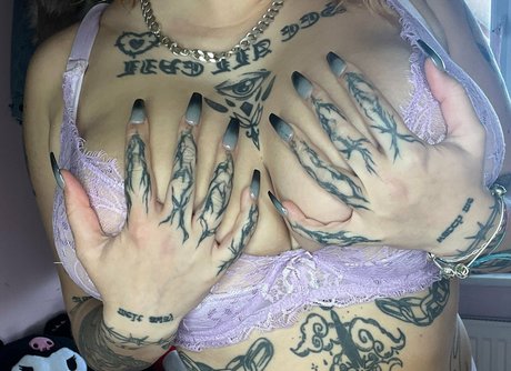 LilelizaJ pretty star pic