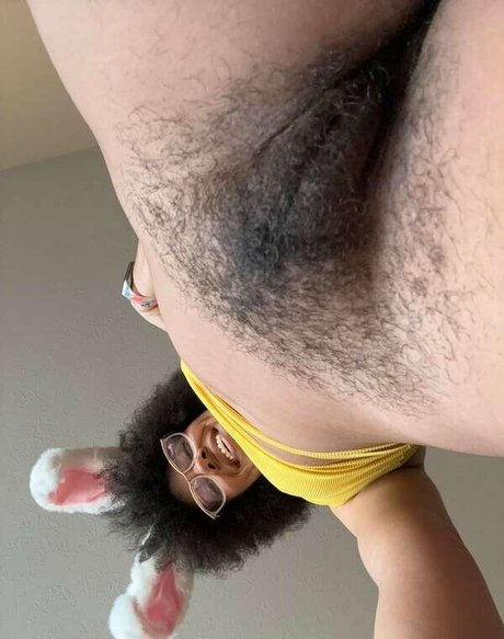 Honey Griffin art star image