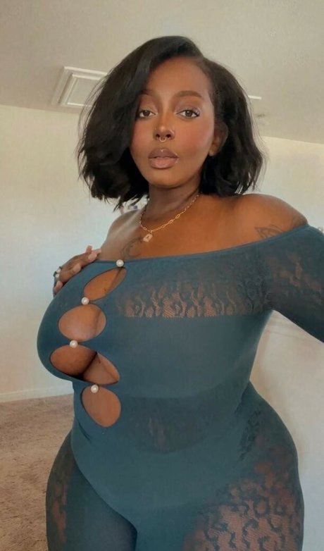 Allohhhh pornographic model photo