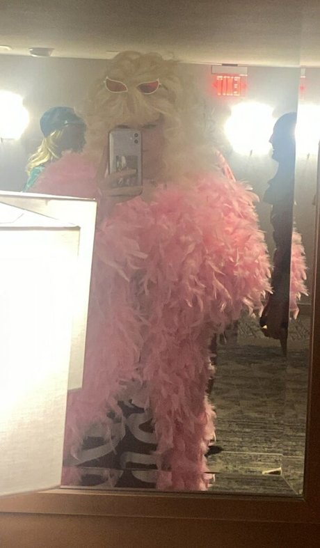 venom wifey model nudes picture