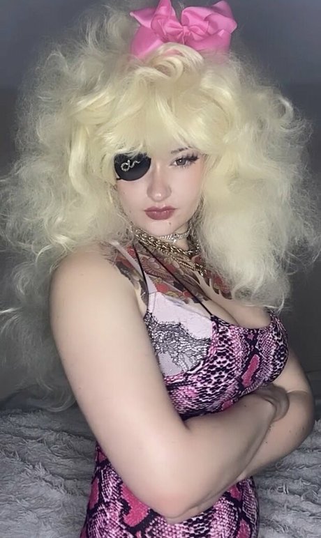 venom wifey free star photos