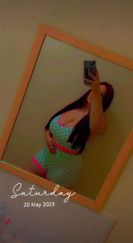 bustymills hd pornstar image