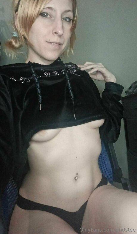 gh0stee model beautiful pics