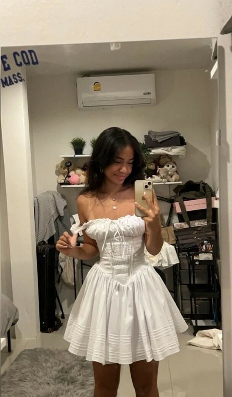 aimeejaihall model erotic pictures