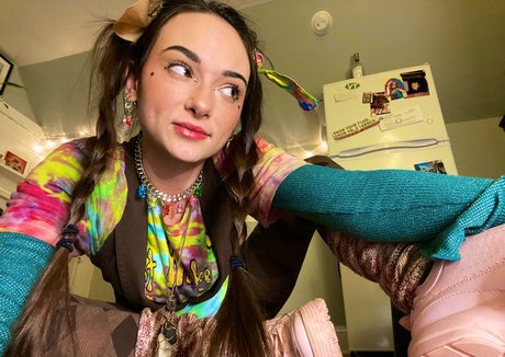 Emma Lilly star pretty image