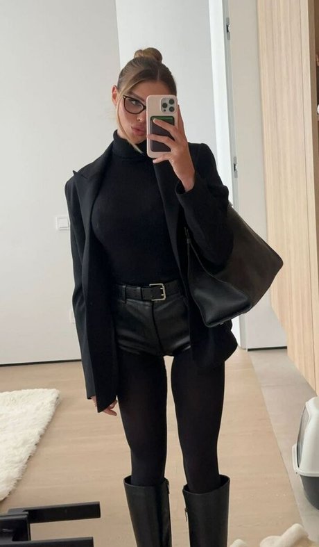 Summerlovesummerl nude model gallery