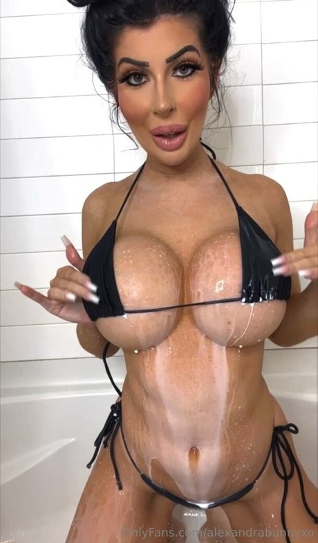 Alexandra Bunny free pornstar img